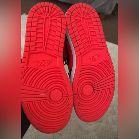 Jordan 1 mid hot punch - Picture 2 of 4